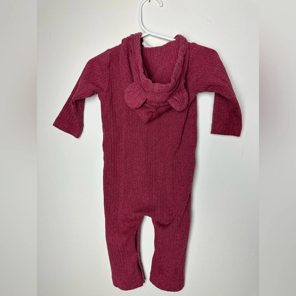 kate‎ quinn Burgundy Hooded Baby Wear